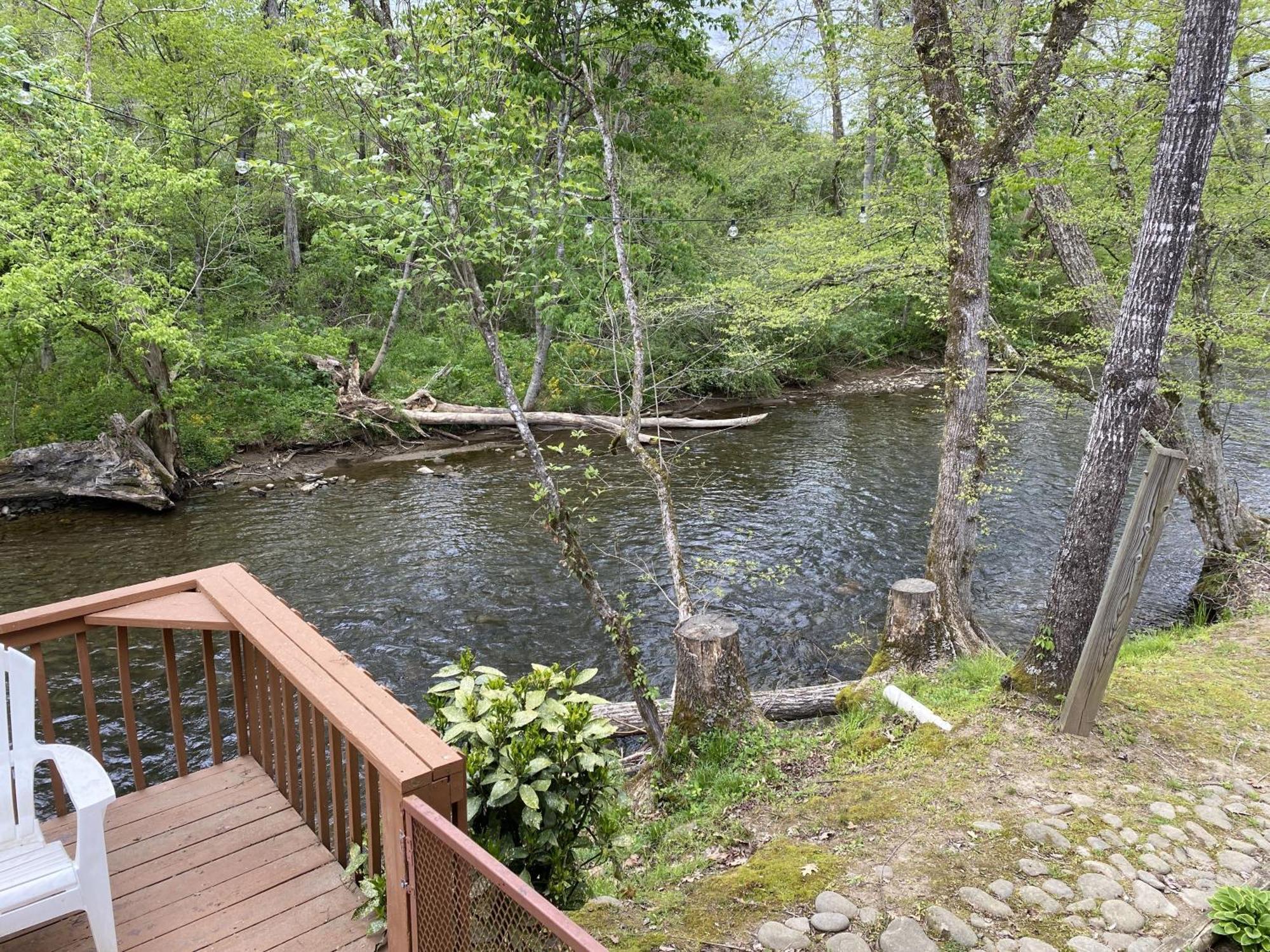 Gray'S Place On Cosby Creek - 2 Bedrooms, 2 Baths, Sleeps 6 Home Εξωτερικό φωτογραφία
